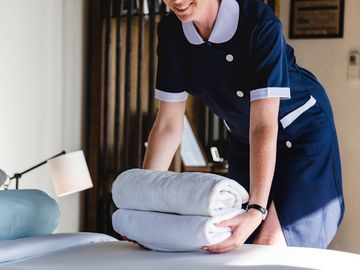 Hospitality companies need to improve front-line workplace for women, report says