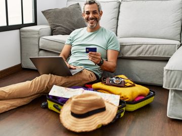 Optimizing profits and customer experience for online travel purchases