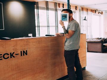 Why hoteliers should jump on the personalization bandwagon