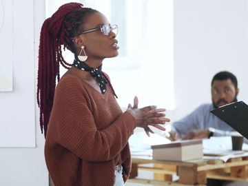 COVID stalls closing of gender pay gap in travel and hospitality